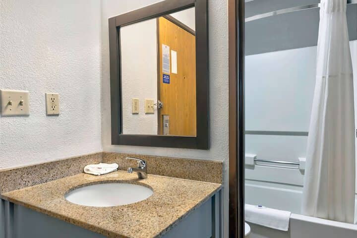 Room 18 of 27