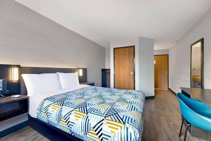 Room 15 of 27